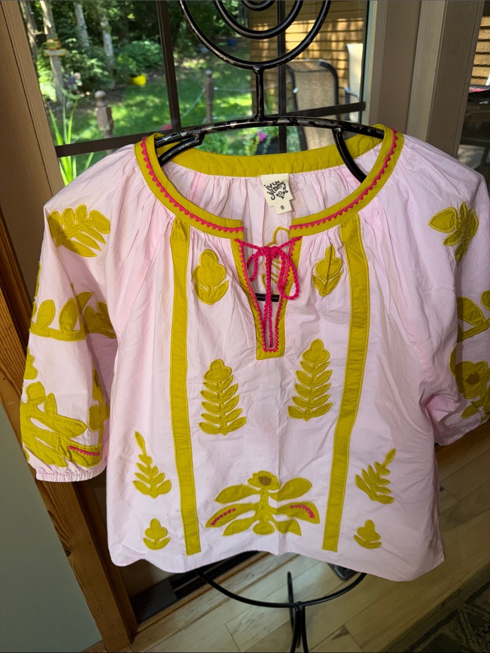 Ivy Jane Pink Appliqué Peasant Top with 3/4 Sleeve Sz S NWOT